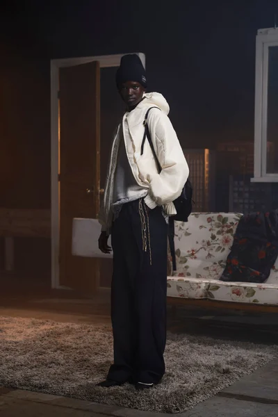 Look 15